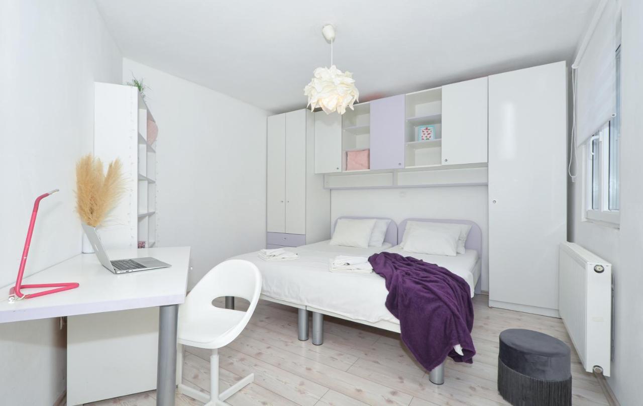 Copacabana Beach Apartments Trogir Buitenkant foto