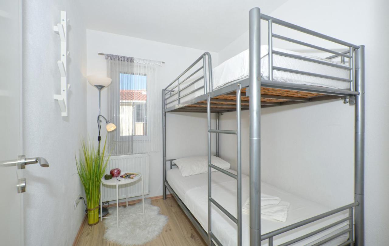 Copacabana Beach Apartments Trogir Buitenkant foto