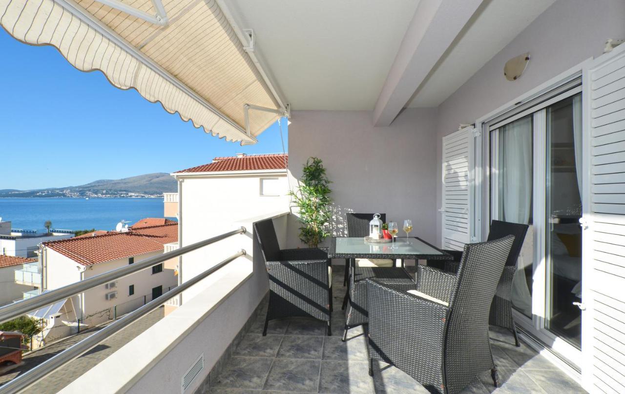 Copacabana Beach Apartments Trogir Buitenkant foto
