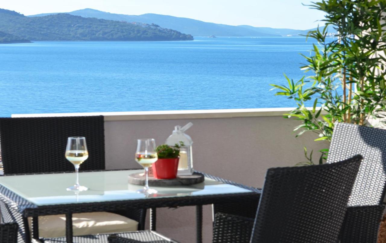 Copacabana Beach Apartments Trogir Buitenkant foto