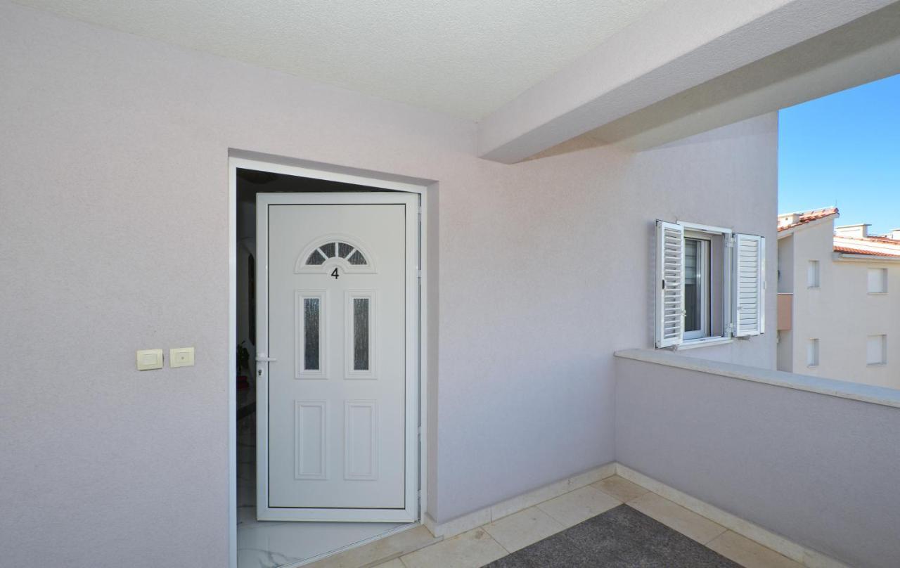 Copacabana Beach Apartments Trogir Buitenkant foto
