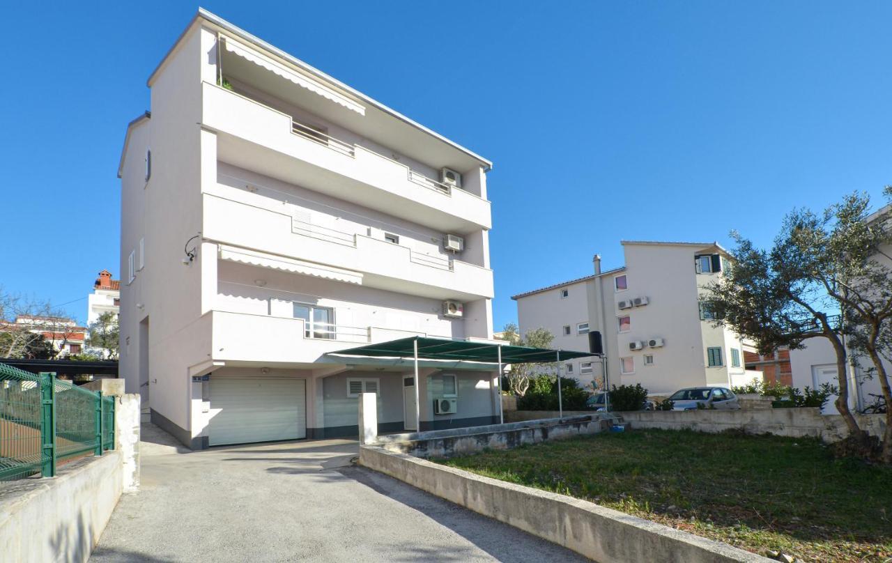 Copacabana Beach Apartments Trogir Buitenkant foto