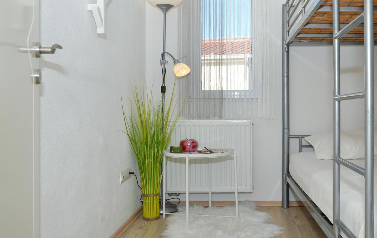 Copacabana Beach Apartments Trogir Buitenkant foto
