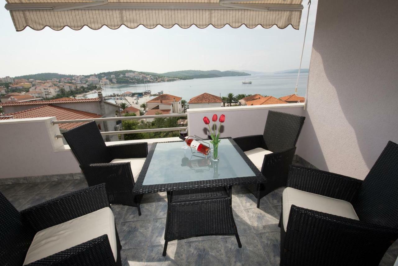 Copacabana Beach Apartments Trogir Buitenkant foto